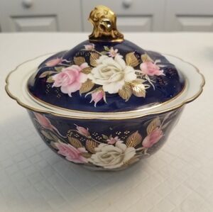 Capeans Porcelain Espana Covered Dish Blue With Flowers, Gold Tri